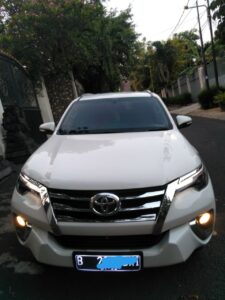sewa mobil jakarta pusat murah